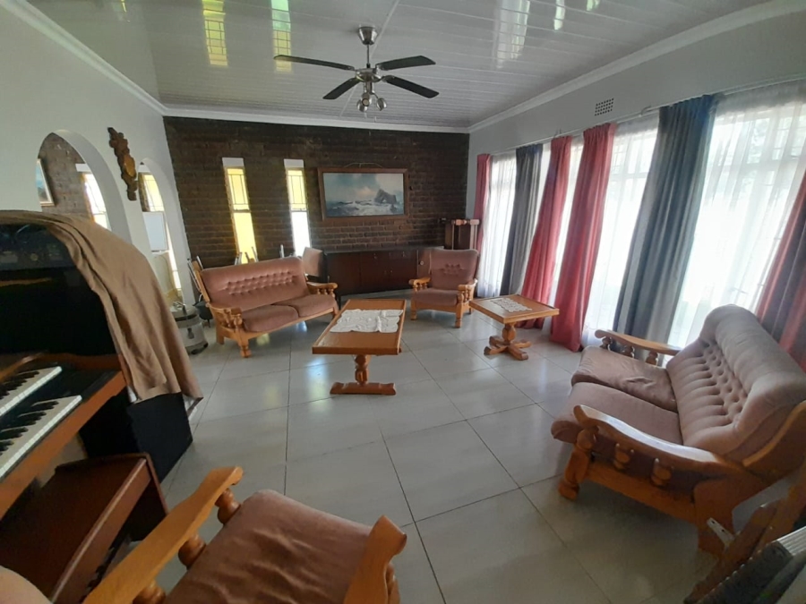 4 Bedroom Property for Sale in Oos Einde North West